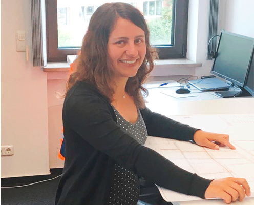 Melanie Pentz, Projektantin für Mittel- und Niederspannung Melanie Pentz spricht über den Unterschied zwischen Elektronikern und Elektrotechnikern