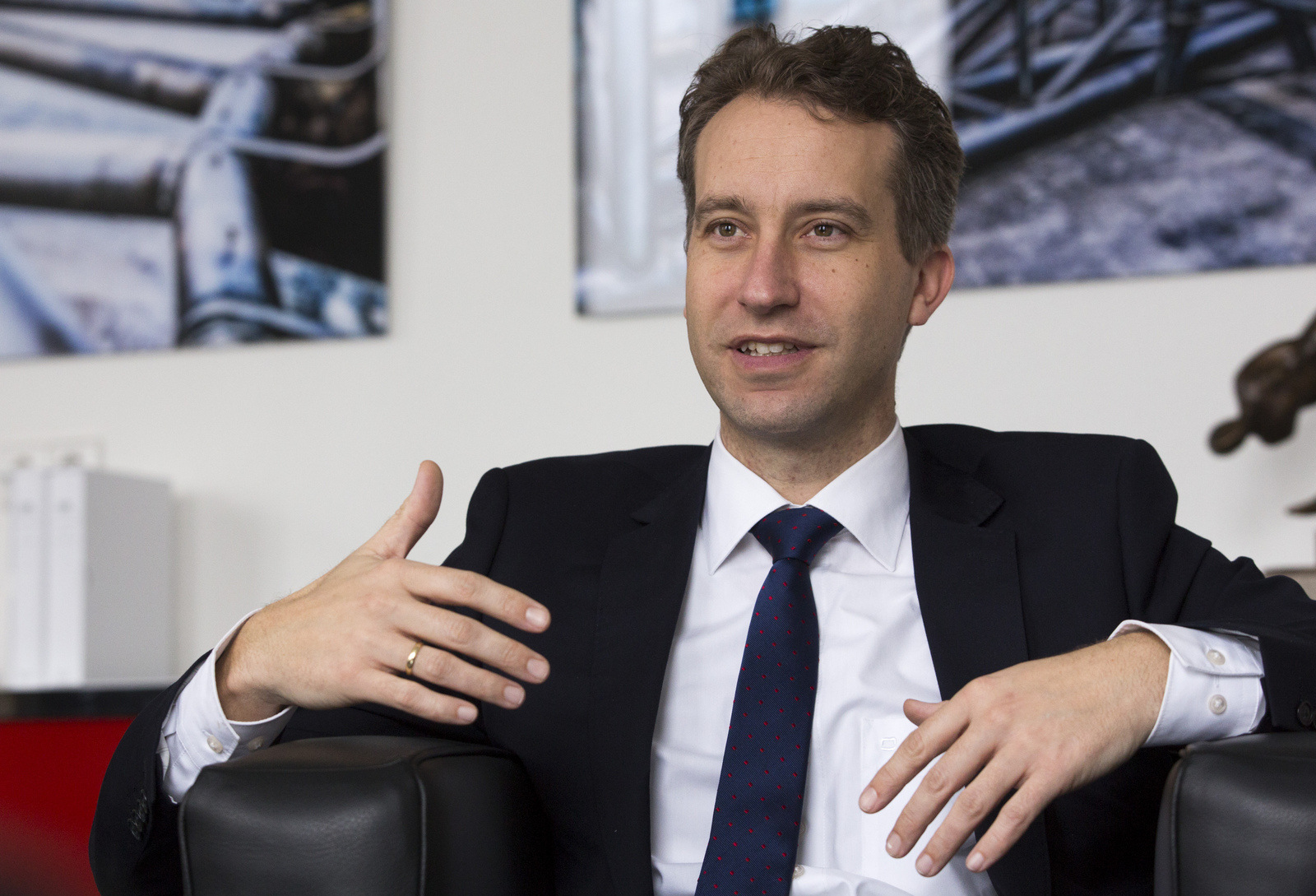 Götz Maier über die Ausbildungs- und Karrieremöglichkeiten in der Metall- und Elektroindustrie (M+E) Götz Maier über die Ausbildungs- und Karrieremöglichkeiten in der Metall- und Elektroindustrie (M+E)