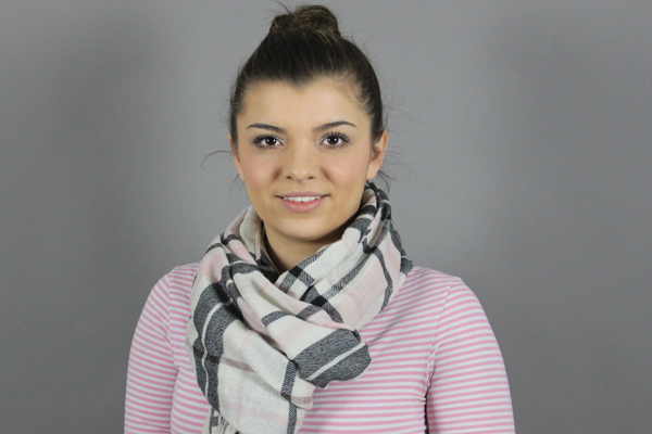 Denise Fuchs, Auszubildende in Teilzeit Denise Fuchs über die Teilzeitausbildung zur Fachverkäuferinmme
