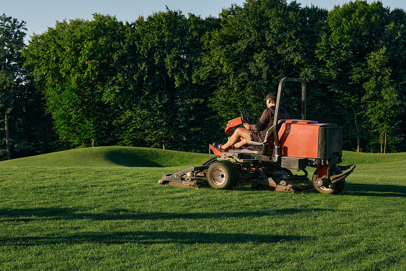 Greenkeeper.,Golf,Course,Maintenance,Worker,,Cutting,Green,Grass