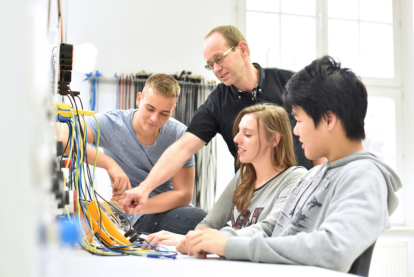 Technical,Vocational,Training,In,Industry:,Young,Apprentices,And,Trainers,In