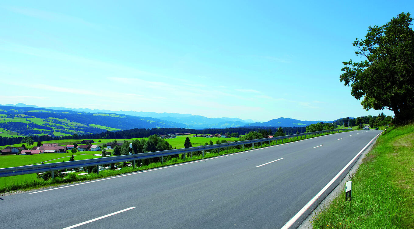 B 308 Deutsche Queralpenstraße bei Lindenberg
